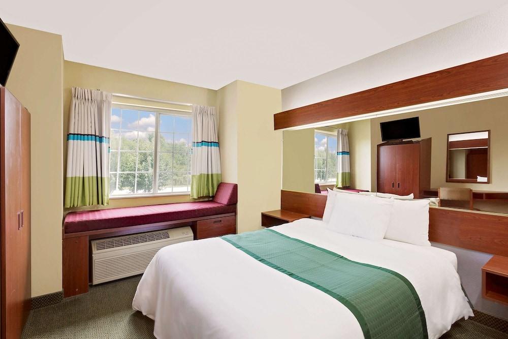 Microtel Inn & Suites by Wyndham Thomasville/High Point/Lexi photo 7