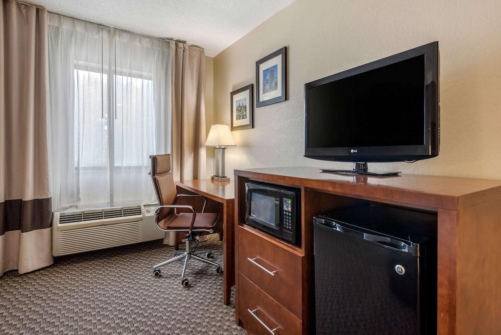 Comfort Inn Indianapolis South photo 18