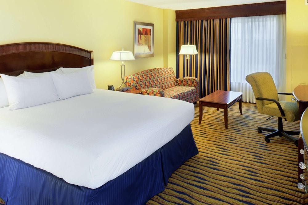 DoubleTree by Hilton Greensboro photo 15