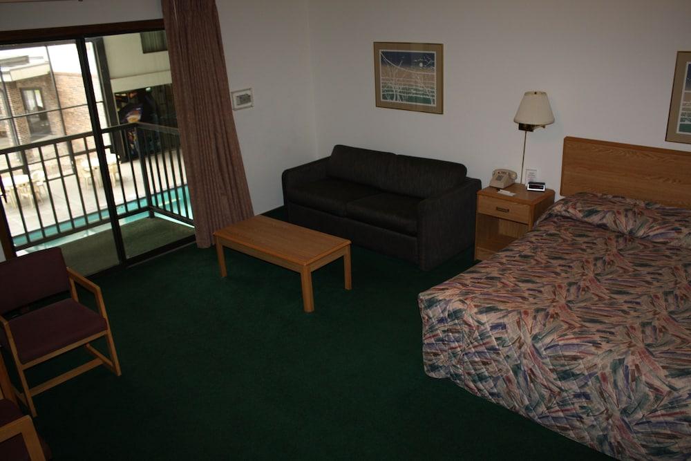 Econo Lodge Waupaca photo 13