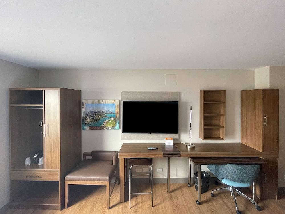 MainStay Suites Oak Brook Terrace-Chicago photo 8
