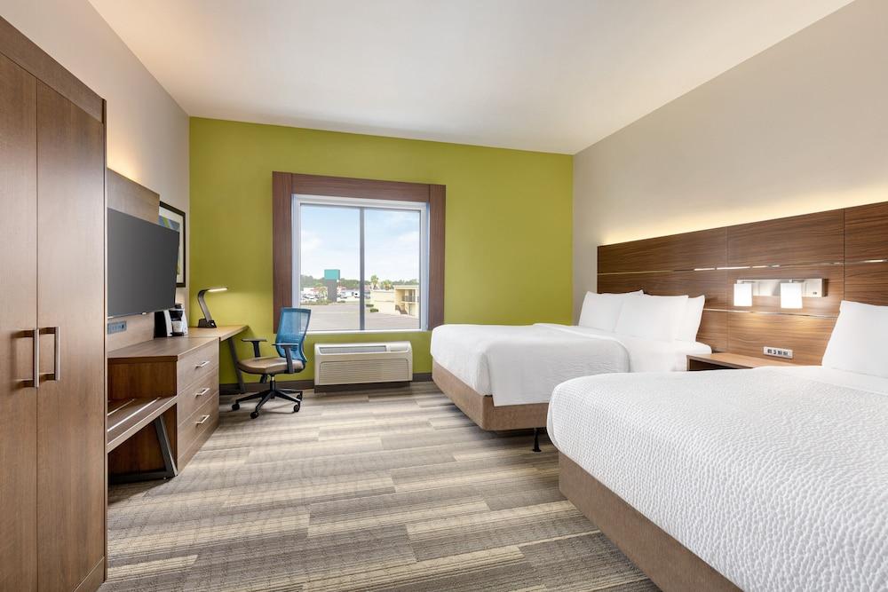 Holiday Inn Express Hotel & Suites Waycross by IHG photo 49
