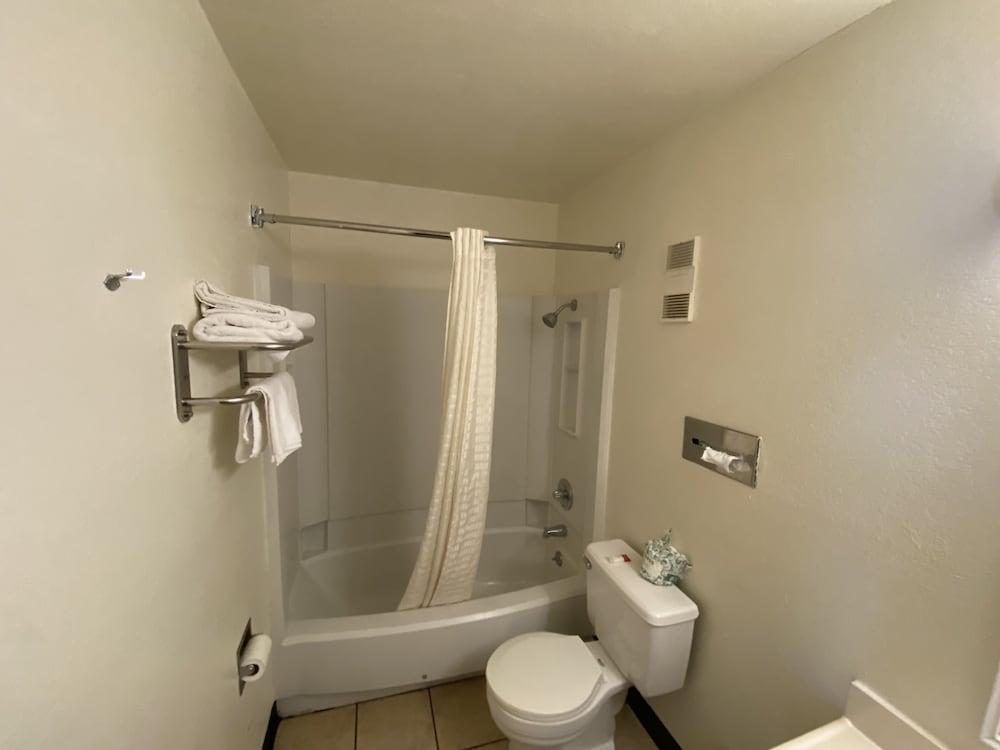 Simple Rewards Inn photo 17