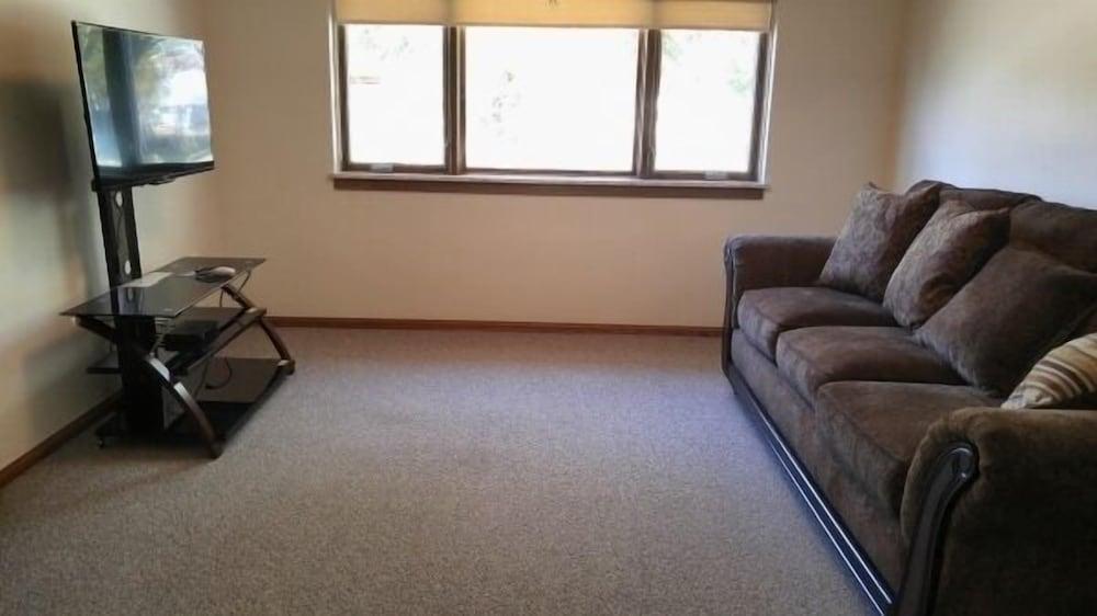 Lewellen Lodge photo 9