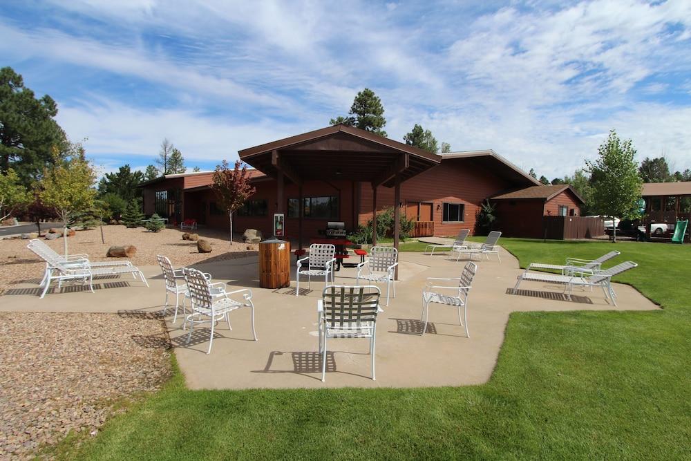 Roundhouse Resort photo 17
