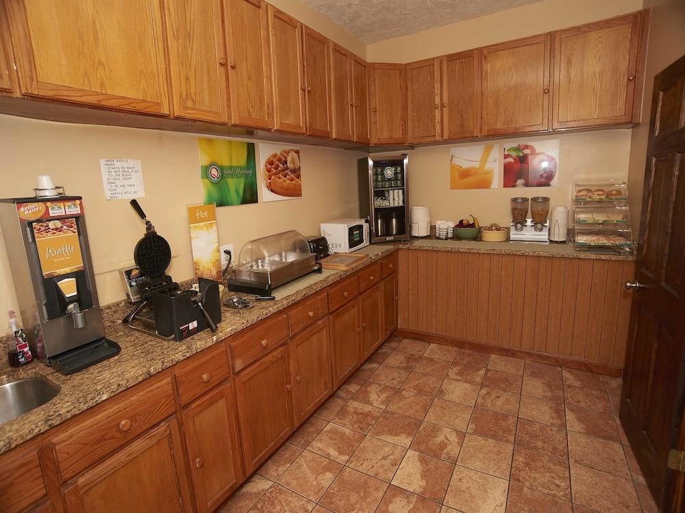 Quality Inn Bourne - Cape Cod photo 15