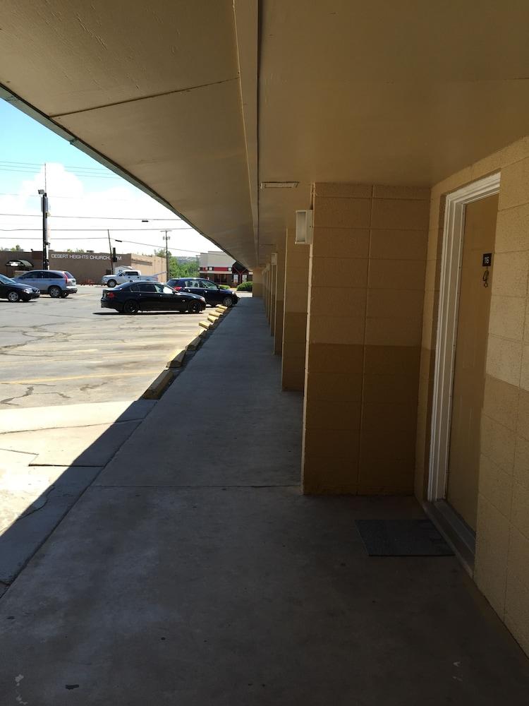 Encore Motel photo 10