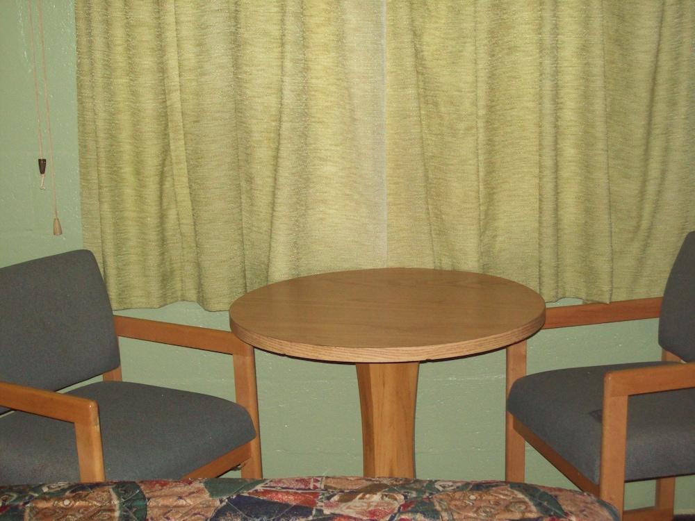 Budget Inn Sanderson photo 25
