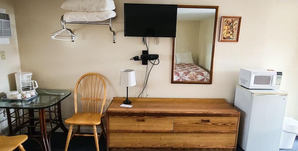 Sun and Surf Motel photo 10