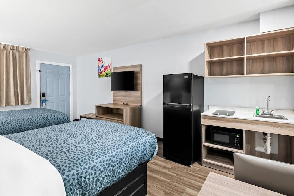 Suburban Studios Harvey - New Orleans photo 25