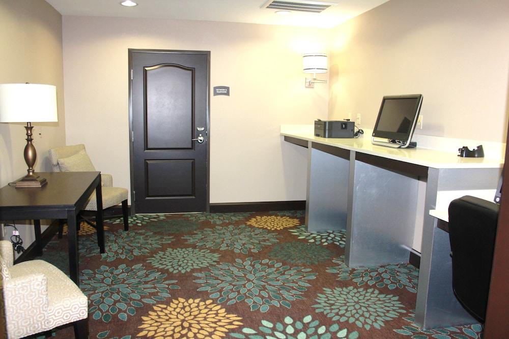 Staybridge Suites Houston IAH - Beltway 8 by IHG photo 22