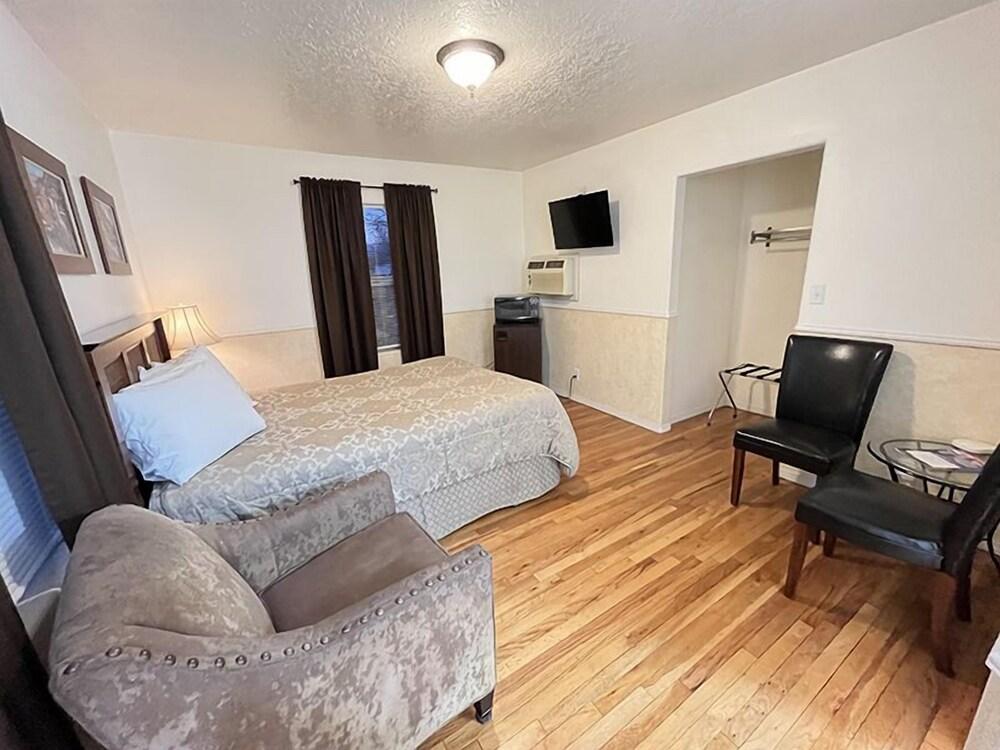 Cascade Motel photo 3