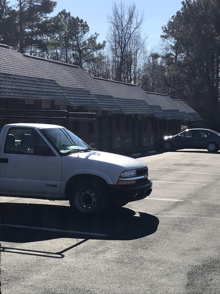 Budget Inn Franklinton photo 7