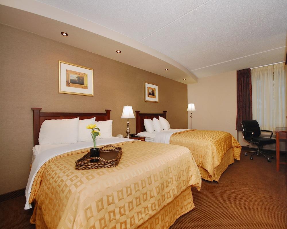 The Plaza Inn & Suites photo 17