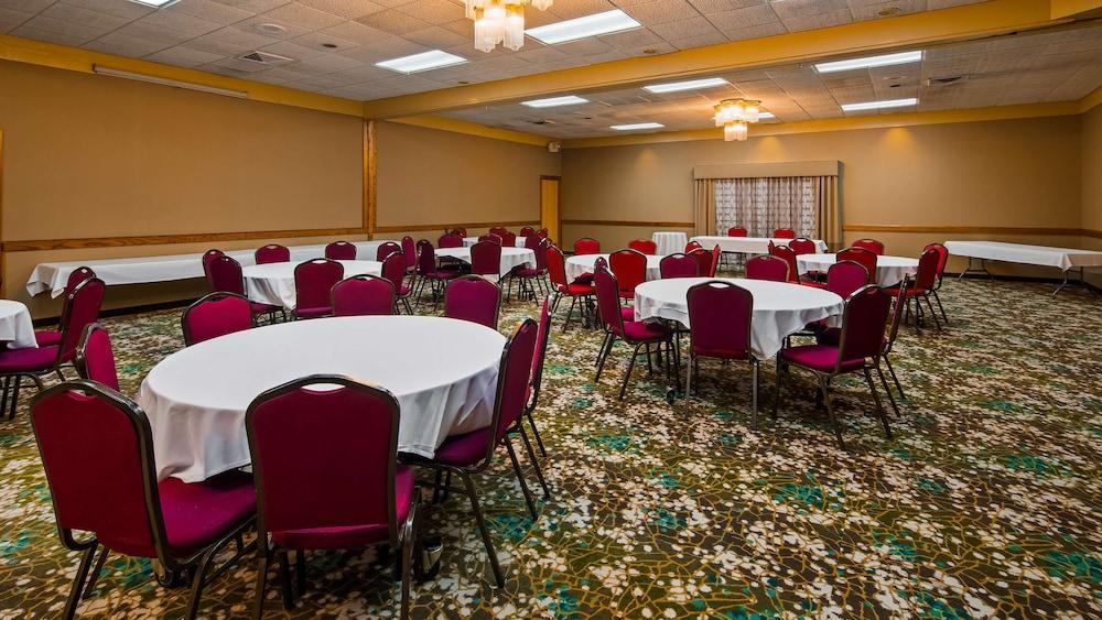 Best Western Woodhaven Inn photo 15