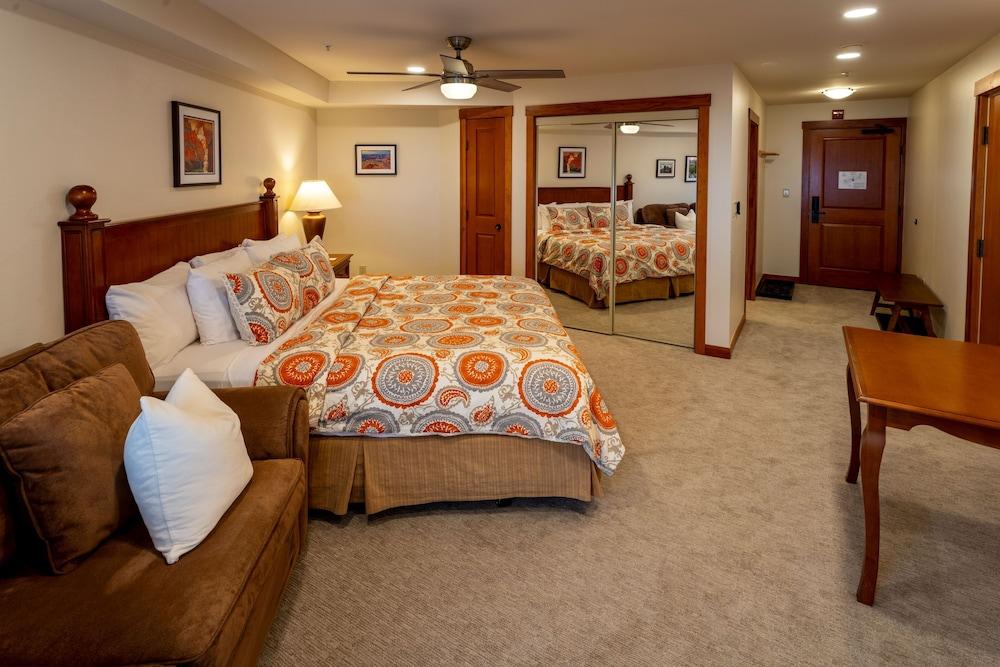 1307b - King Standard Eagle Springs West Hotel Room photo 10