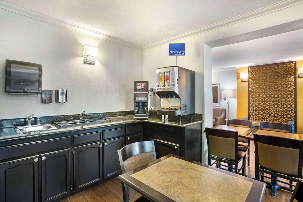 Best Western Clovis Cole photo 28