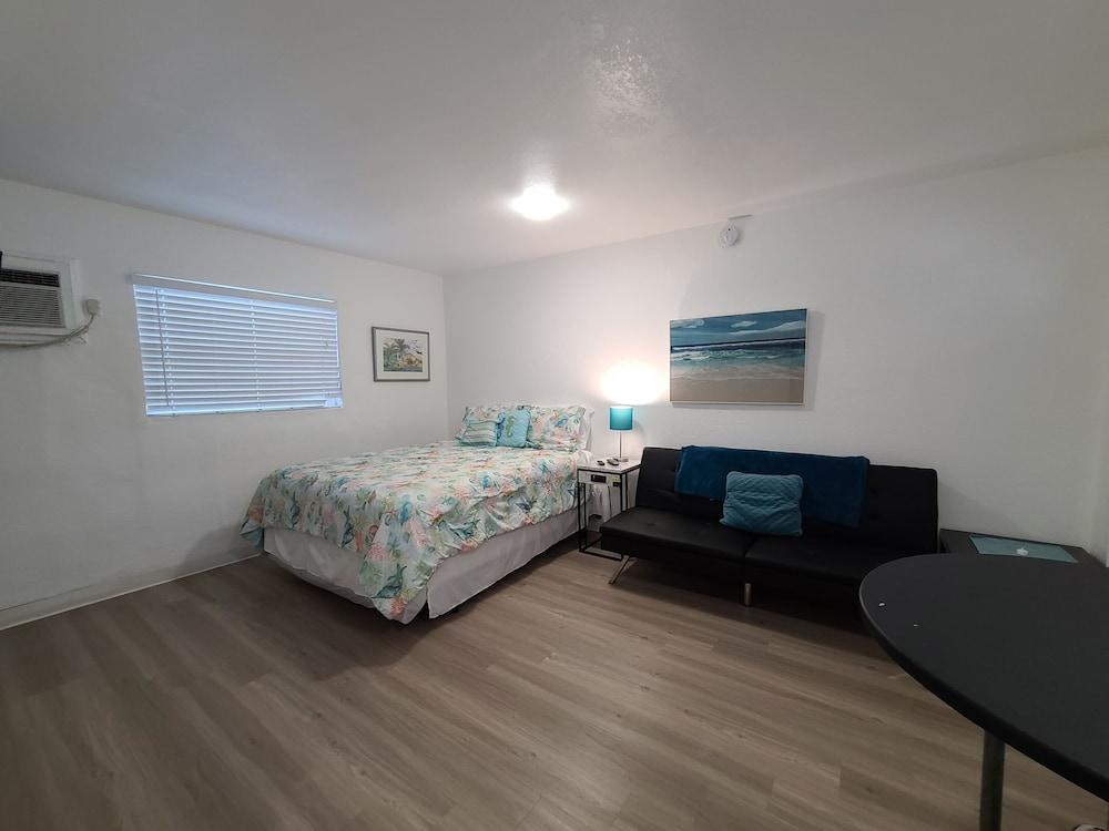 Sun Island Motel photo 88