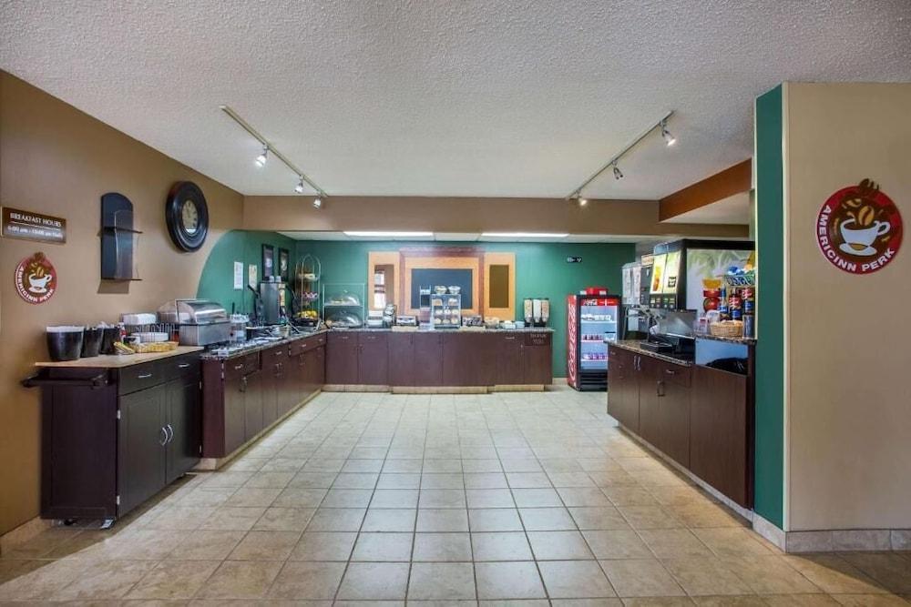 Riverfront Hotel photo 3