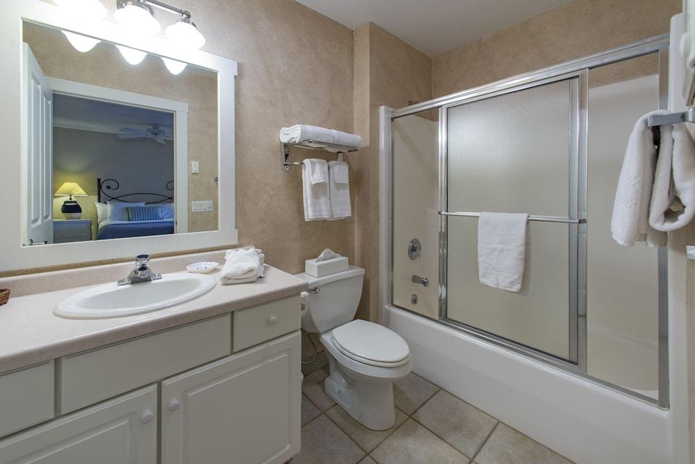 Edgewater Resort photo 96