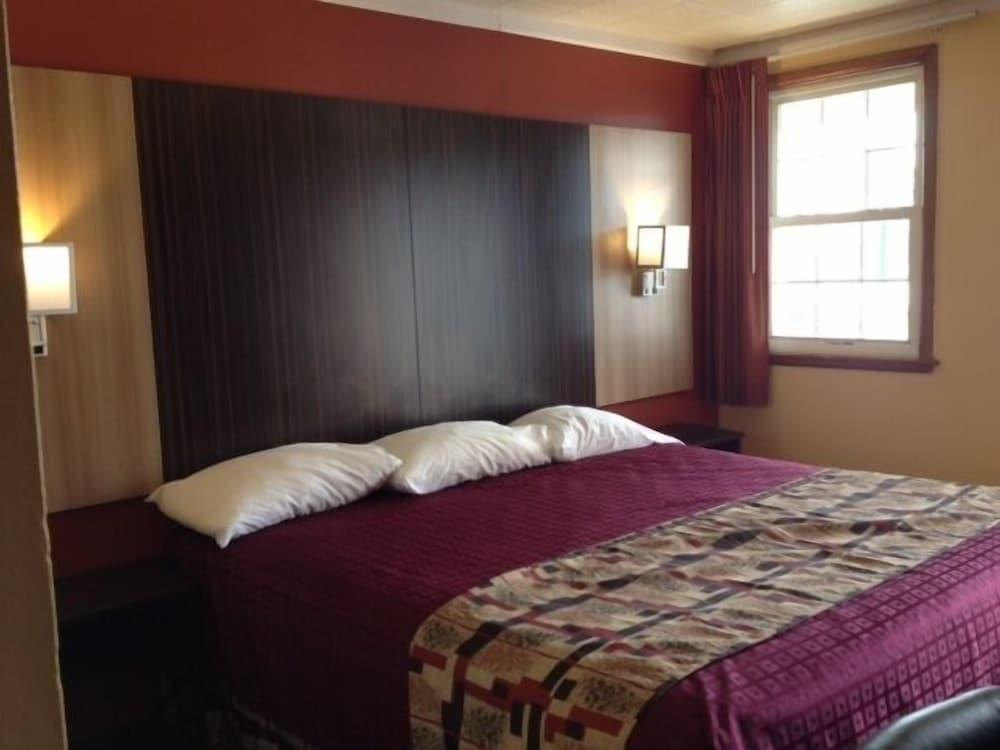 Budget Inn photo 9