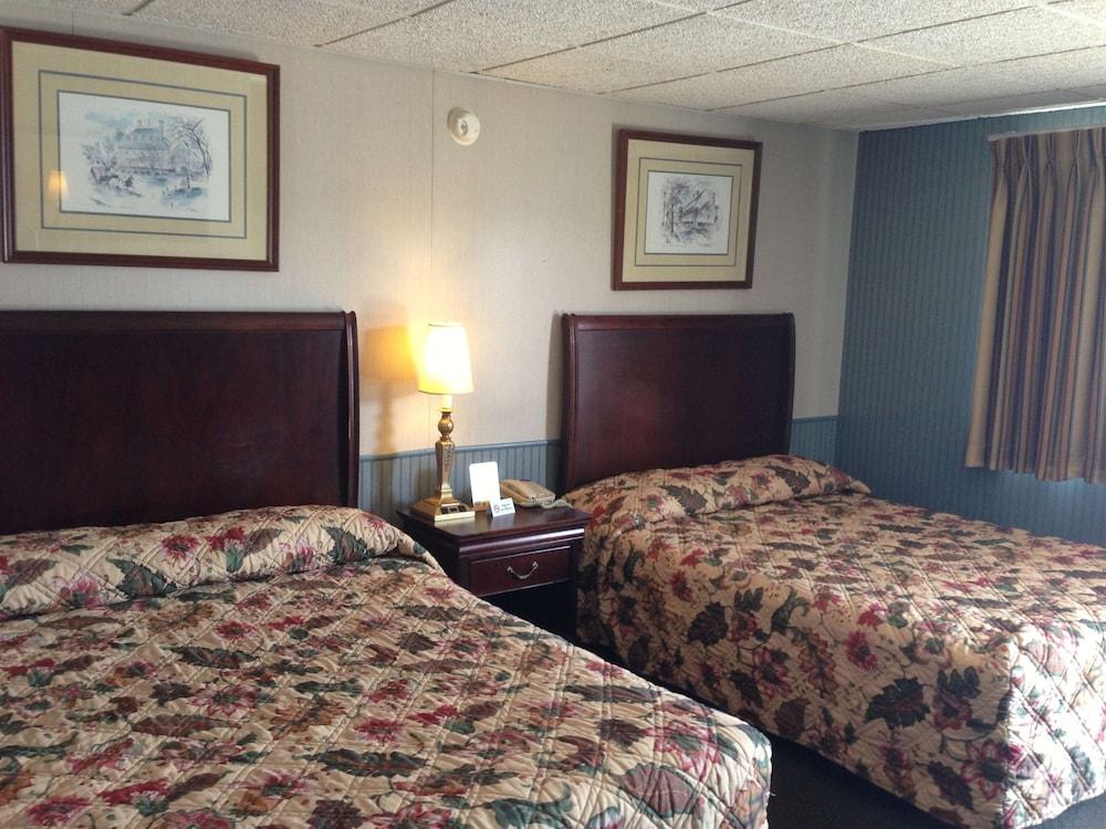 Cadet Motor Inn photo 10