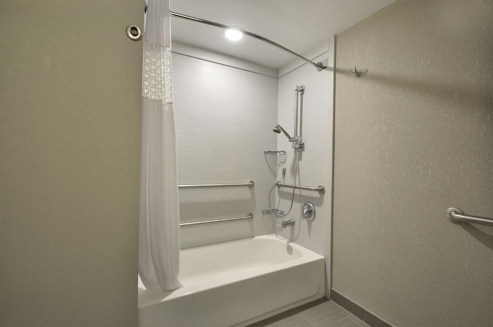 Hampton Inn Stafford/Quantico & Conference Center photo 19