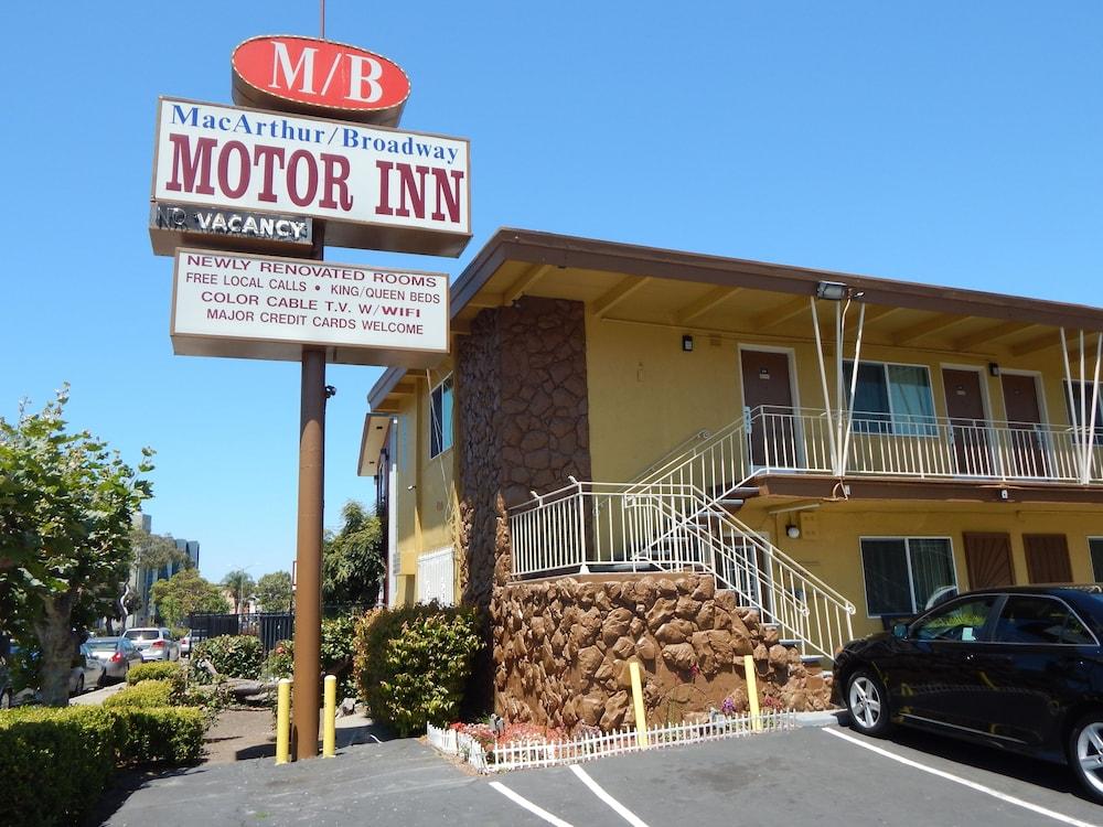 M B Motor Inn photo 18