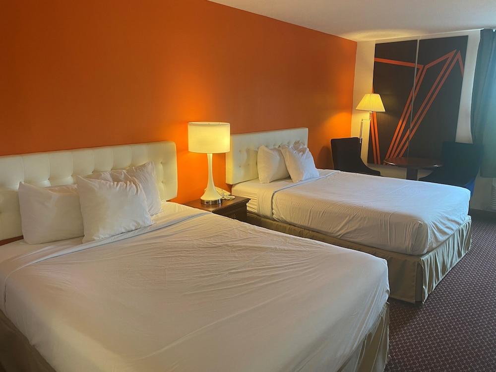 Howard Johnson by Wyndham Manteno photo 7