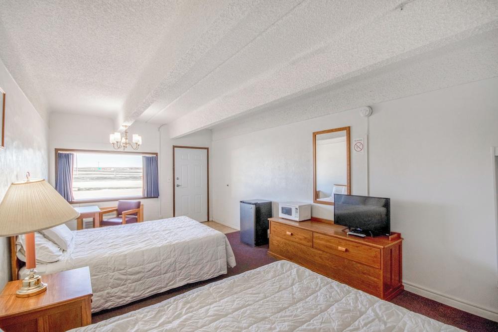 OYO Crossroads Inn photo 35