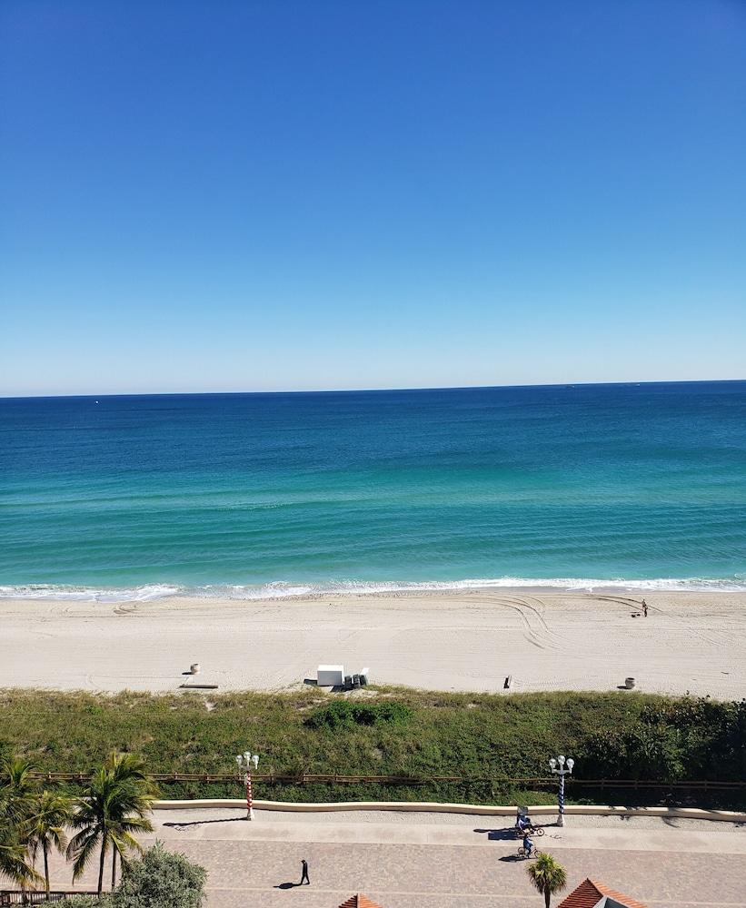 Hollywood Beach Tower photo 46