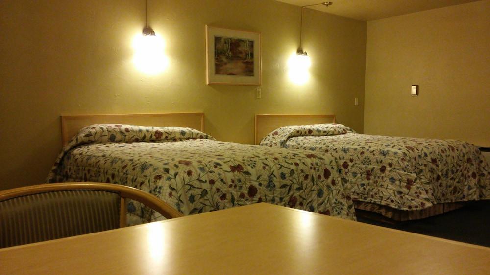 Budget Host Longhorn Motel photo 1