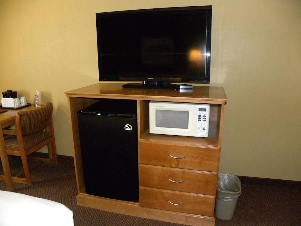 New Victorian Inn and Suites photo 21