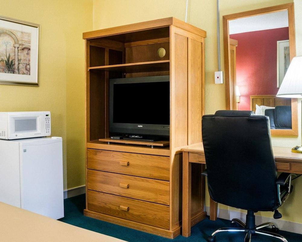 Meadow Acres Inn photo 15