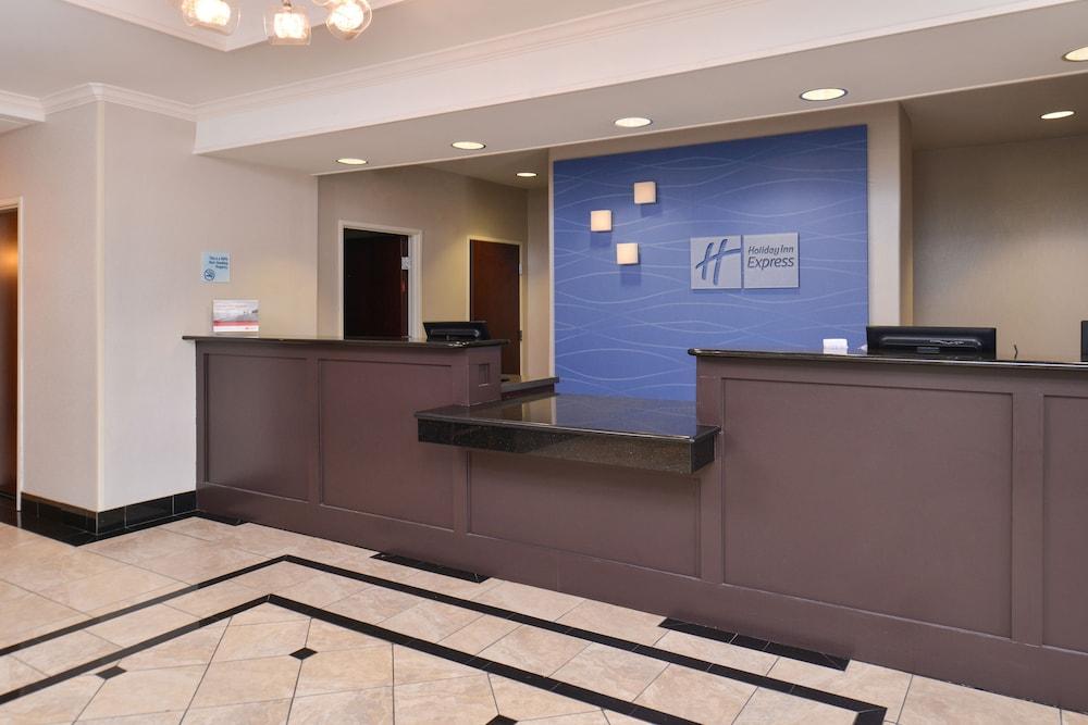 Holiday Inn Express Hotel & Suites San Antonio by IHG photo 39