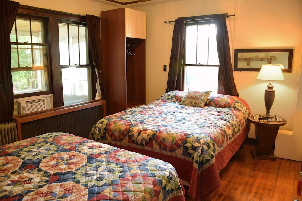 The Baseball Hotel photo 8