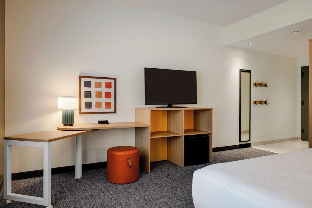 Spark By Hilton Las Vegas Airport photo 2