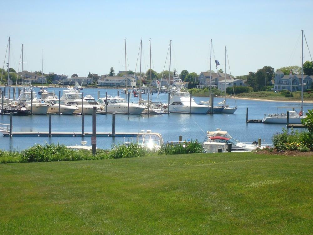 Anchor In Distinctive Waterfront Lodging photo 8