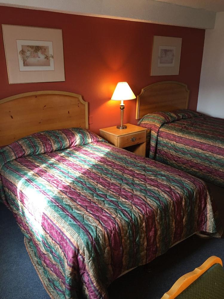 Luxury Inn & Suites photo 16