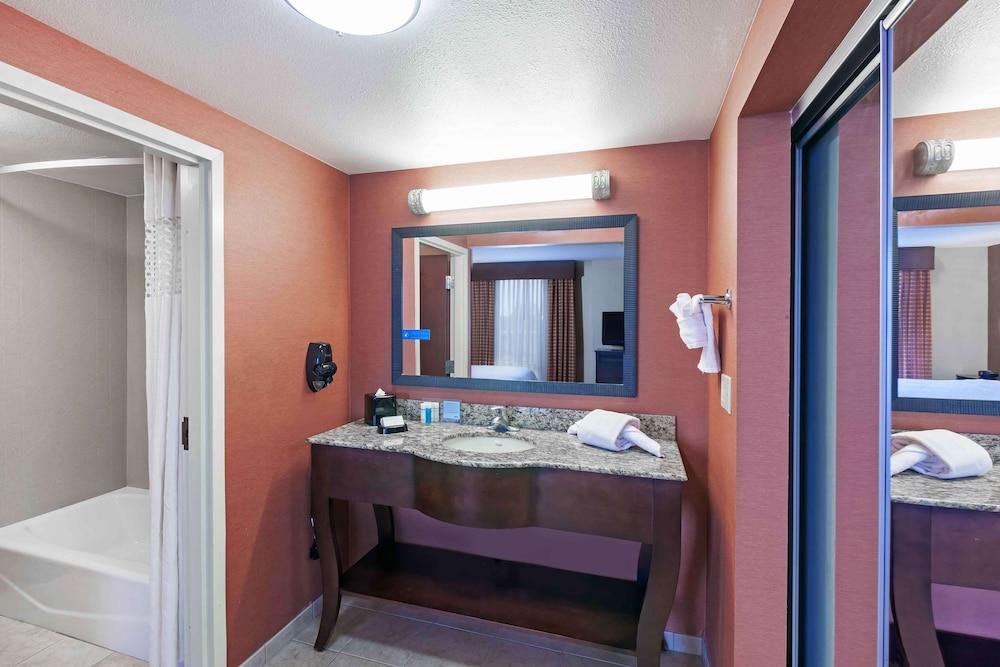 Hampton Inn & Suites Morgan City photo 5