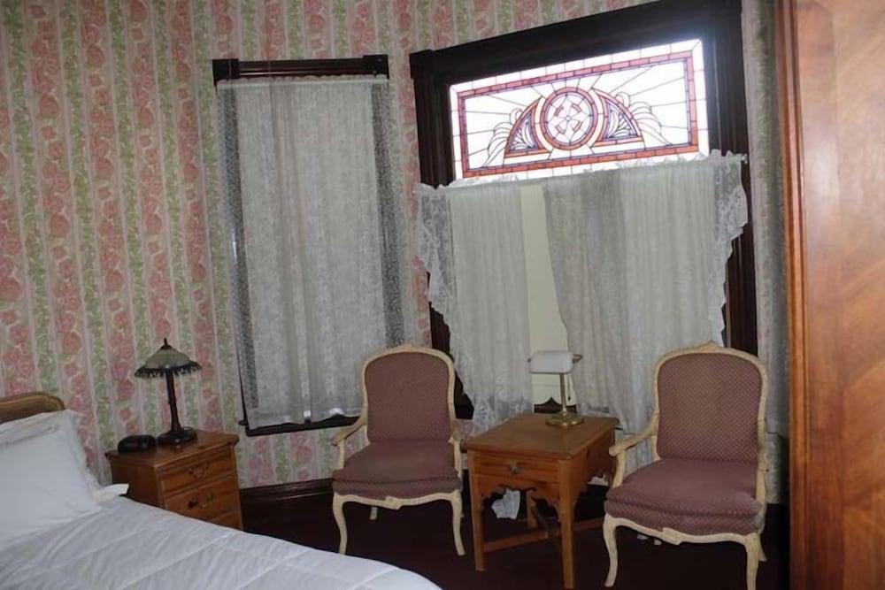 Irwin Street Inn photo 8