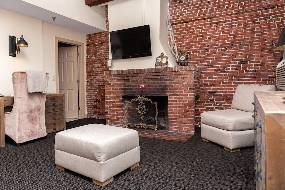 Garrison Inn Boutique Hotel photo 21