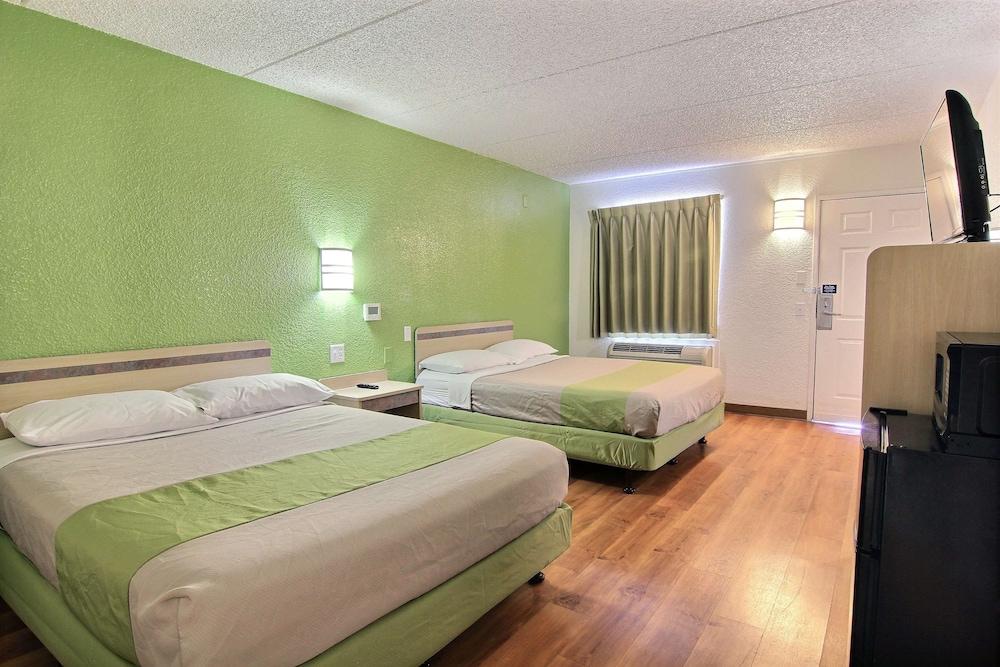 Motel 6 Austin, TX - Central Downtown UT photo 12