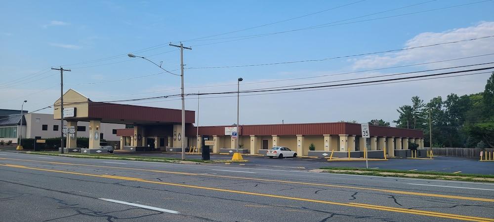 Dutchland Motel photo 26