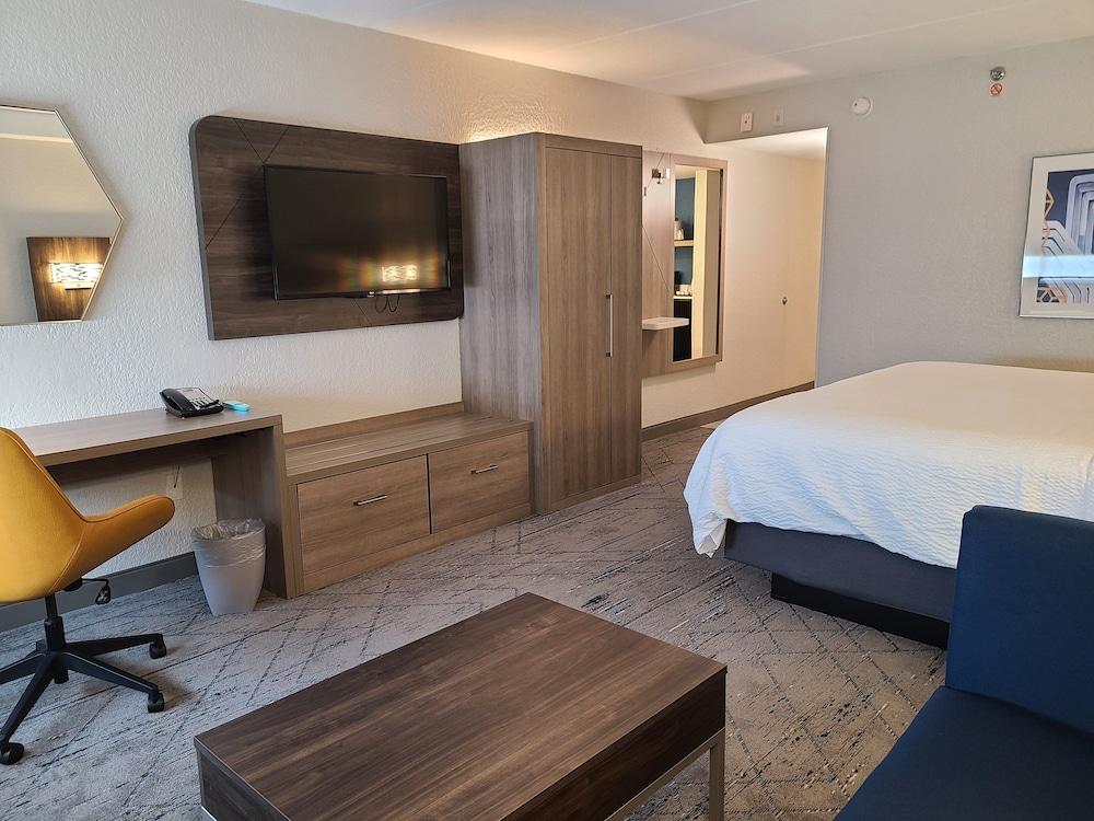 Holiday Inn Express & Suites Ft. Lauderdale N - Exec Airport by IHG photo 18