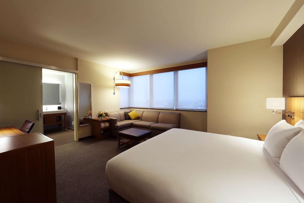 Hyatt Place Flushing/LaGuardia Airport photo 6