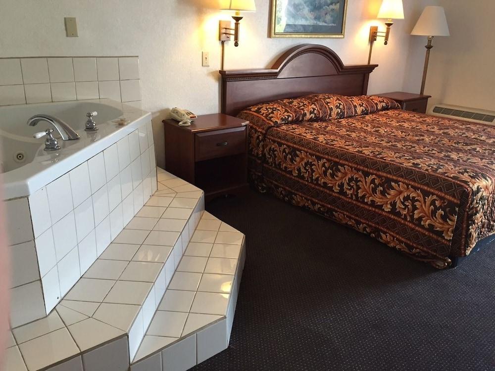 Ashburn Inn & RV Park photo 7