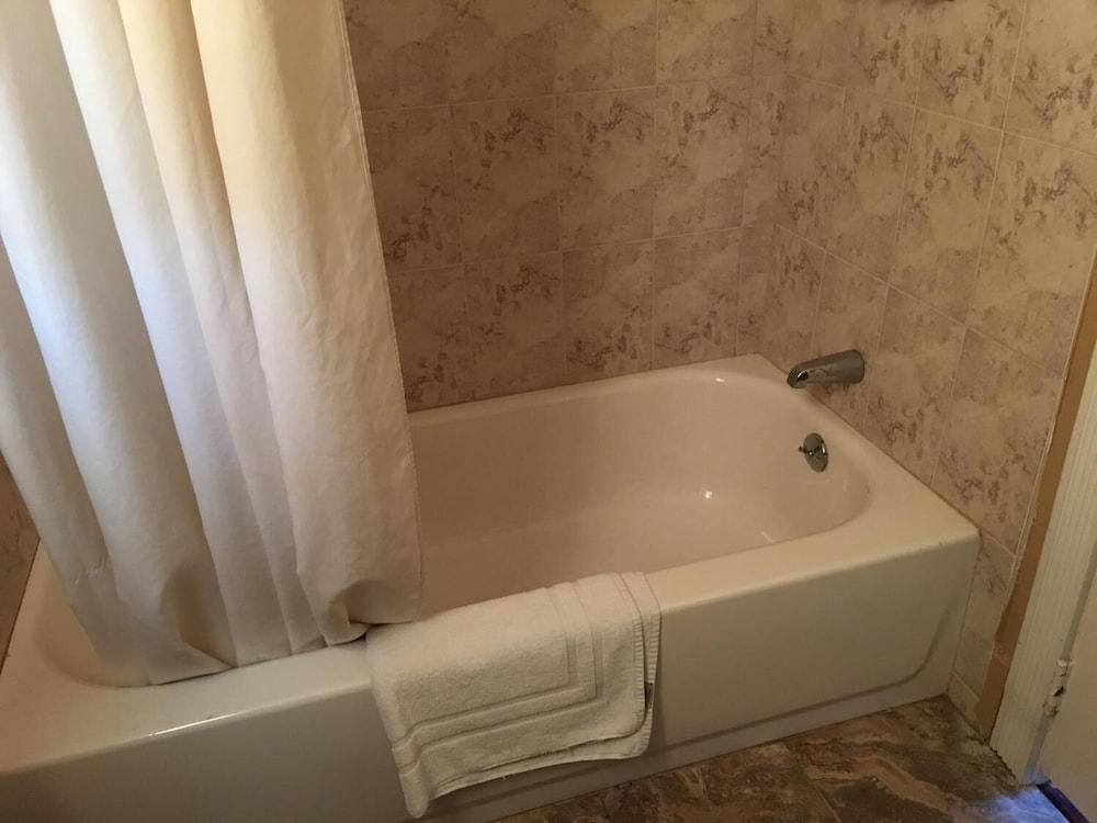 Budget Inn photo 26