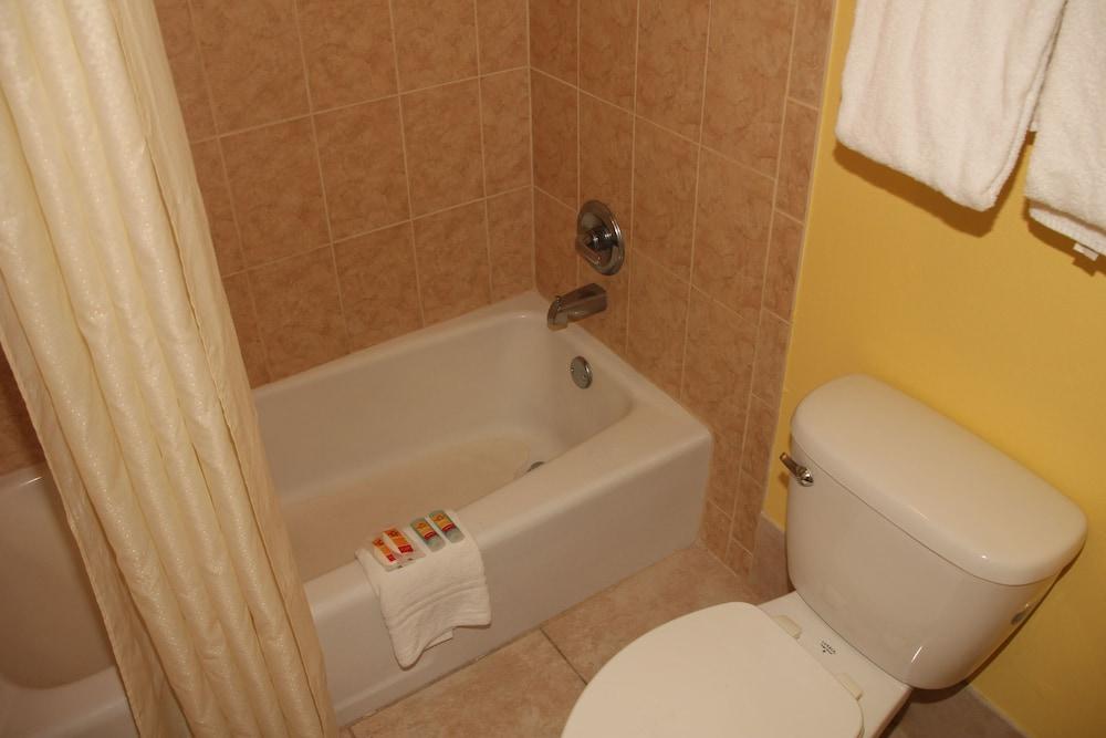 Cruise Port Inn photo 5