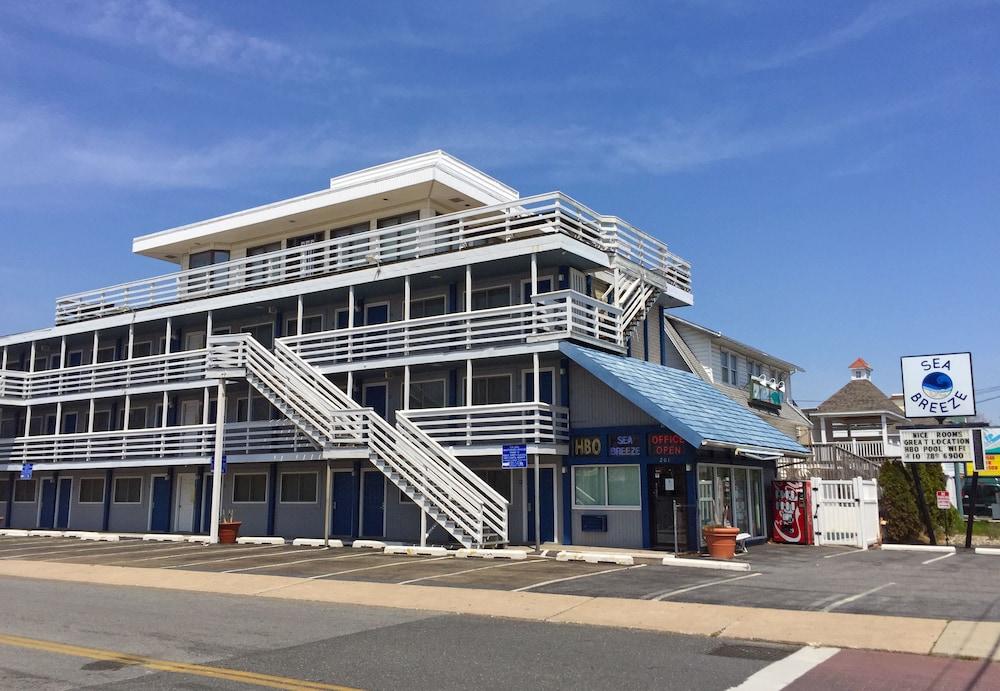 Sea Breeze Inn photo 1